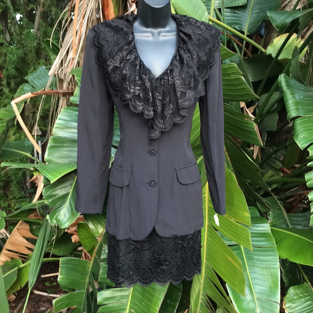 Vintage Romantic 80s power shoulder lace collar longline suit